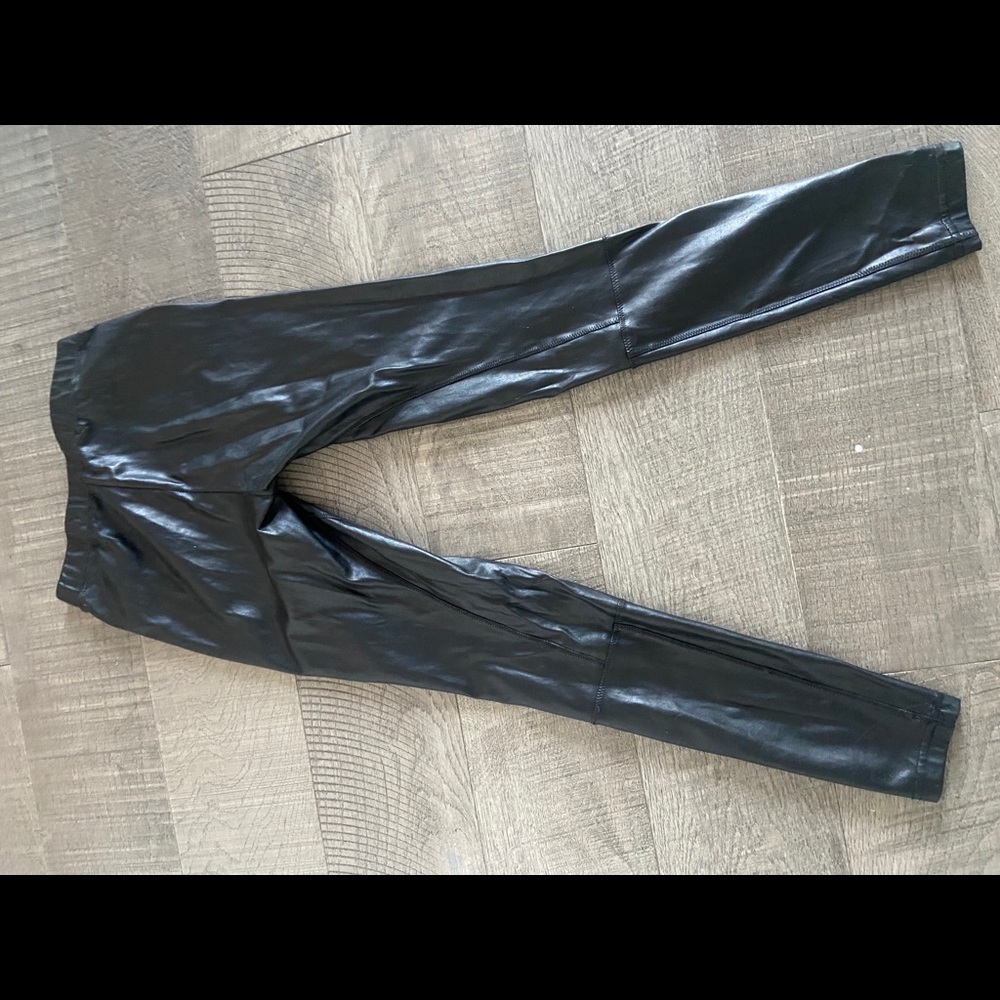 Wilfred leather look pants